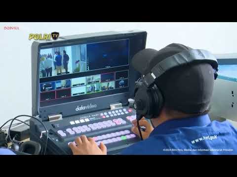 PRESIDEN JOKOWI TINJAU COMMAND CENTER IKN DAN STUDIO TVRI IKN