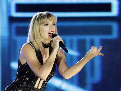 Has Taylor swift performed at the super bowl?
