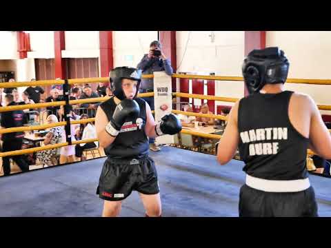 Archie Thompson vs Martin Piponski