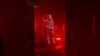 Download lagu What an entrance mp3