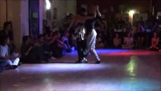 MARIANGELES CAAMAÑO Y BRUNO TOMBARI bailando el tango LOS DESPOJOS en la milonga LA DISCEPOLO