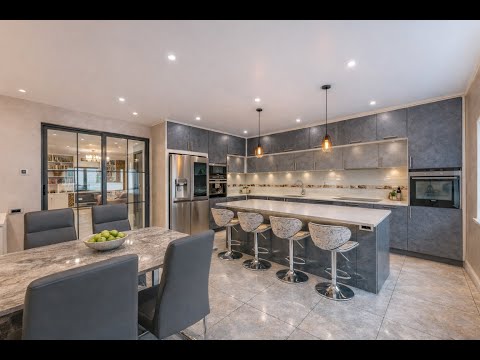 FILM& 3D! Vila la cheie 10 camere, cu semineu, terase, jacuzzi, zona Grivitei, Brasov — Video