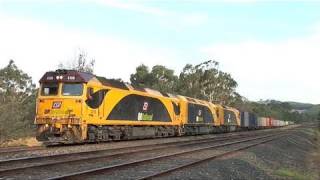 preview picture of video 'G516-CLP13-CLP11  between Wandong & Kilmore East on MB7. Sat 31/01/09'