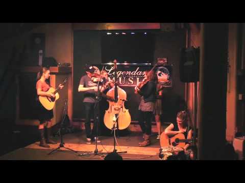 Della Mae with Tony Ludiker "Mississippi Sawyer" - Targhee Music Camp 2013