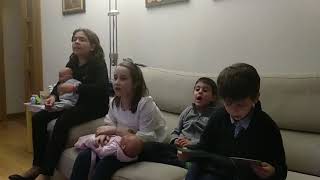 Los barrio cantando en casa