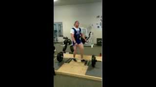 preview picture of video 'Evan 20 rep deadlifts with 385lbs..mpg'