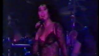 Cher - Love And Understanding (Love Hurts Tour)
