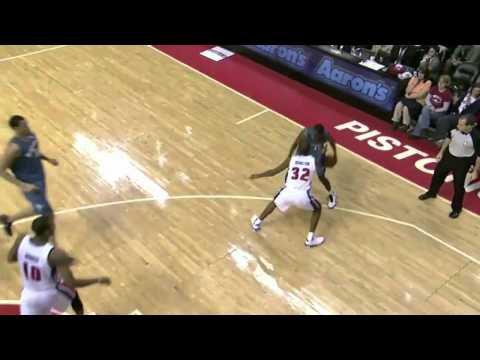 Jordan Crawford crosses up Richard Hamilton (Mar. 6, 2011)