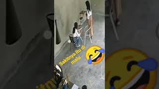 Download lagu Vidio Lucu l malu jatuh dari kursi patah 😅 #shortsvideo #shorts mp3 Download lagu Vidio Lucu l malu jatuh dari kursi patah 😅 #shortsvideo #shorts mp3
