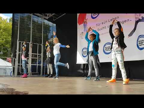 TanzalarmKids tanzen zu AEIOU Komm lass uns tanzen