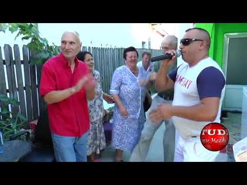 Florin Mitroi, „cel mai șmen manelo-houser”. Chef efervescent alături de pensionari.