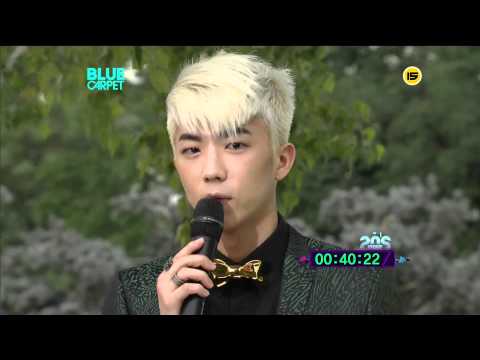 120628 20's Choice - Wooyoung blue carpet interview
