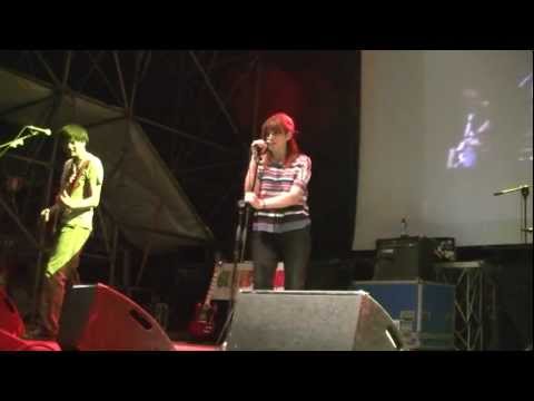 ROMANES  feat. Paola BAMBINE CATTIVE - gimme gimme shock treatment - Roma Vintage - 09-08-20