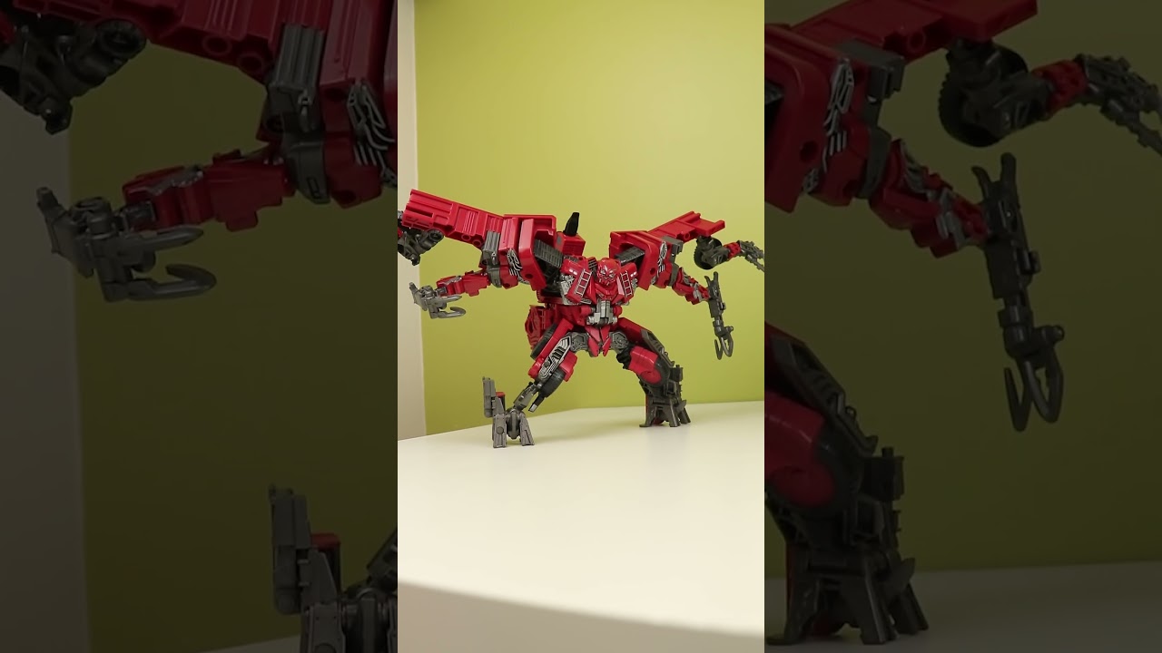 What In The World Is This Transformer | Studio Series Overload #shorts