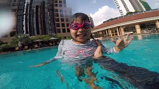 Little girl learn to Swim at 3 Years old