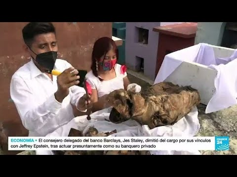 Día de Muertos en México: la tradición milenaria de exhumar y limpiar restos óseos