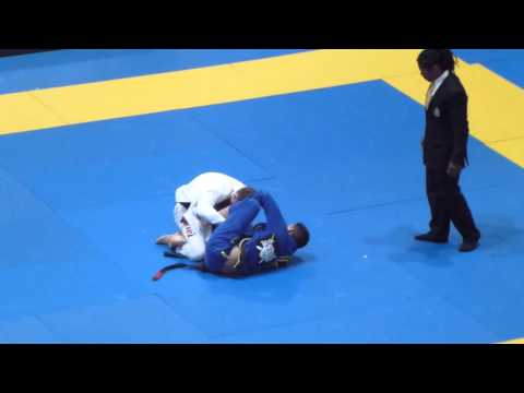 Michael Liera Jr vs Ross Nicholls - IBJJF European Open 2016 - Black Adult - Light