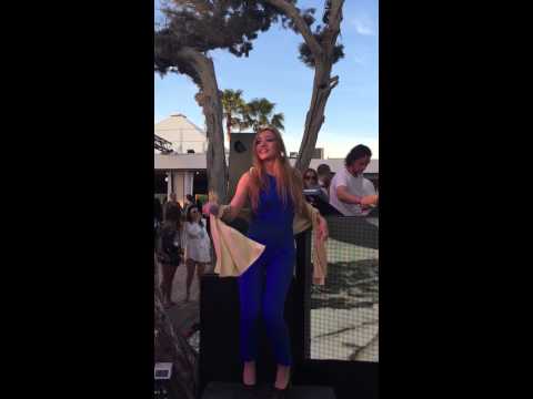 Jane Fox Live in Blue Marlin Ibiza -  Right On