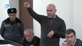 Ոնց որ թելով ներքնաշորով մտնեն եկեղեցի, կամ մեկ շաբաթ չլողացած գնան սիրուհու մոտ. Արմեն Աշոտյան