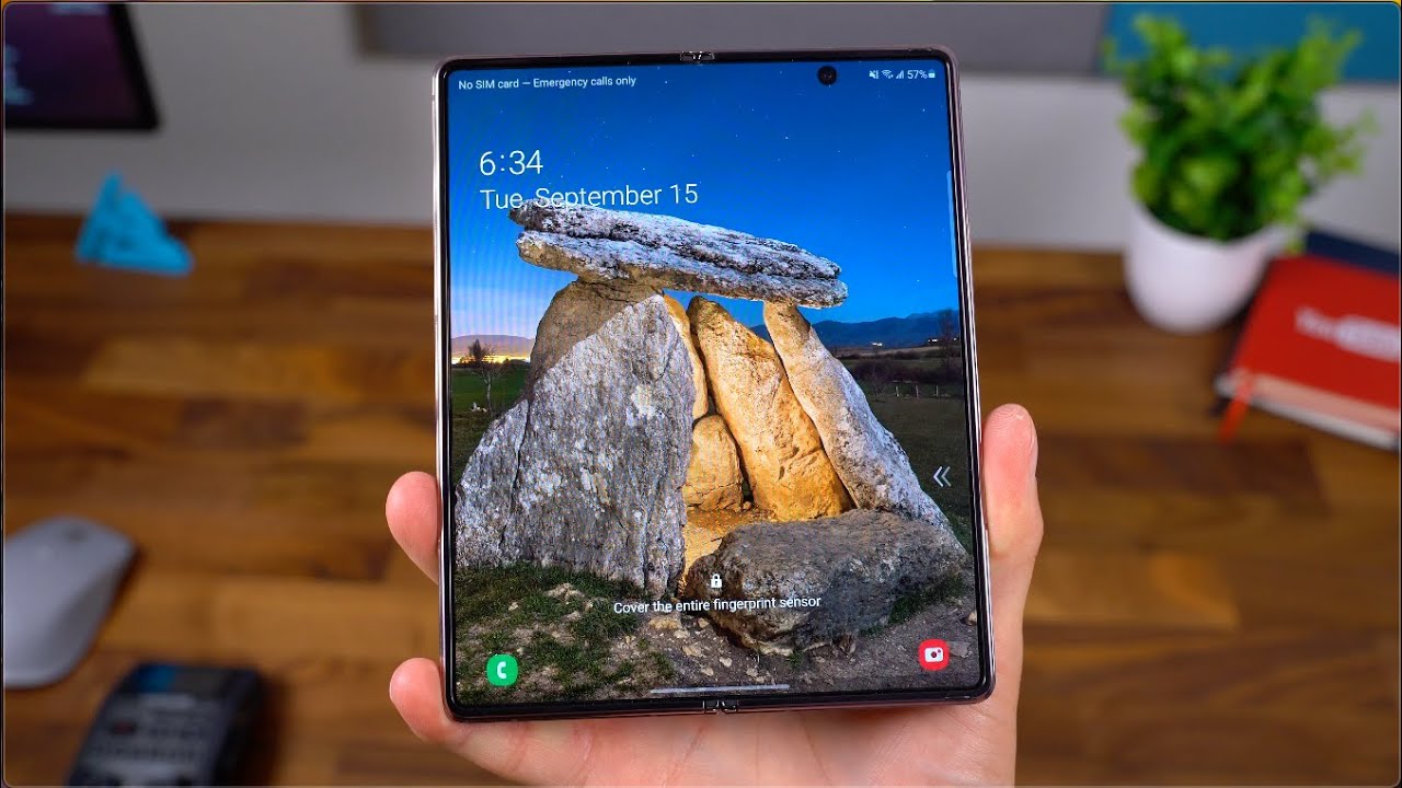 Samsung Galaxy Z Fold 2 Review!