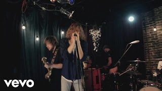 Cage The Elephant - Shake Me Down (Live From The Basement At Grimey&#39;s)