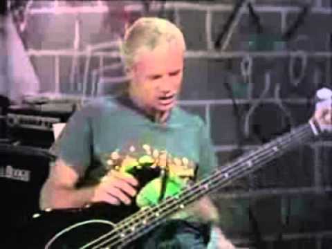 Bass guitar with Flea - funk slap lesson