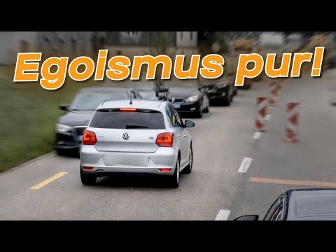 Absurd overtaking maneuver, stupid accident, and discussion in the narrow passage | #GERMAN #DASH...