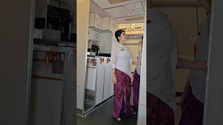 Download lagu Pramugari Cantik Batik Air Dalam Pesawat Airbus A330-300 🥰🥰🙏🙏 mp3