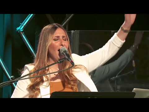 ترنيمة ألرب حنان ورحيم - لورا البازي