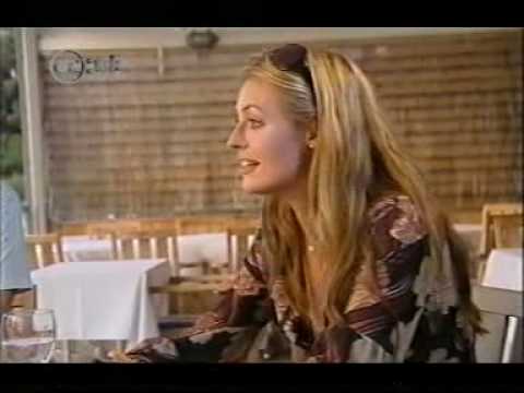 Cat Deeley talks to U2
