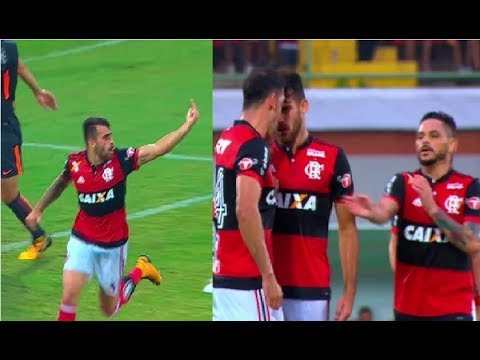 Felipe Vizeu do Flamengo Faz gol e mostra Dedo para Rodofo 19/11/2017