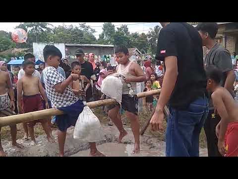 gebuk bantal nyebur kolam 😀😀😀😀😘😘😘😘