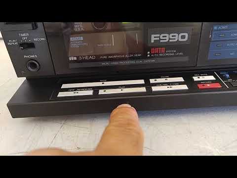 Vintage Aiwa AD-F990 3-Head Audiophile Cassette Deck Demo
