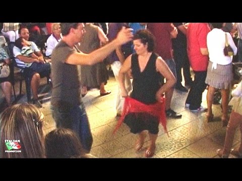 TARANTA | Aria Caddhipulina, la PIZZICA SALENTINA by Briganti Di Terra d'Otranto