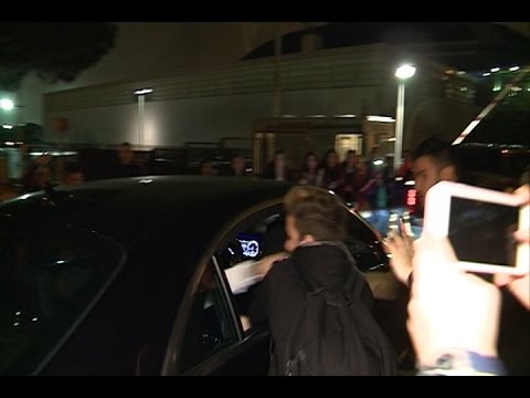 Justin Bieber propina un puñetazo a un fan