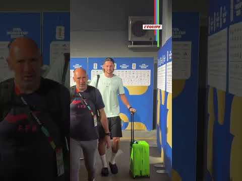 🇫🇷😎 Michael Olise et les Bleus ont quitté le stade de Philadelphie après leur qualification