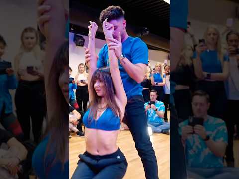 Luis y Andrea - Cobardes al amar🩵 📍Gotemburg 🇸🇪 #bachata #luisyandrea