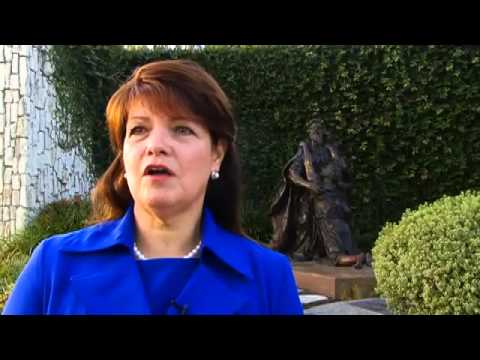 Renamed Christ Cathedral holds 1st Catholic service - 2012-10-10