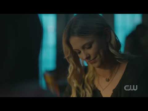 The Street Called Broken Dreams - Legacies 2x06 Music Scene