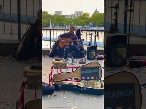 The crowd singing along ❤️ busking In London #shorts