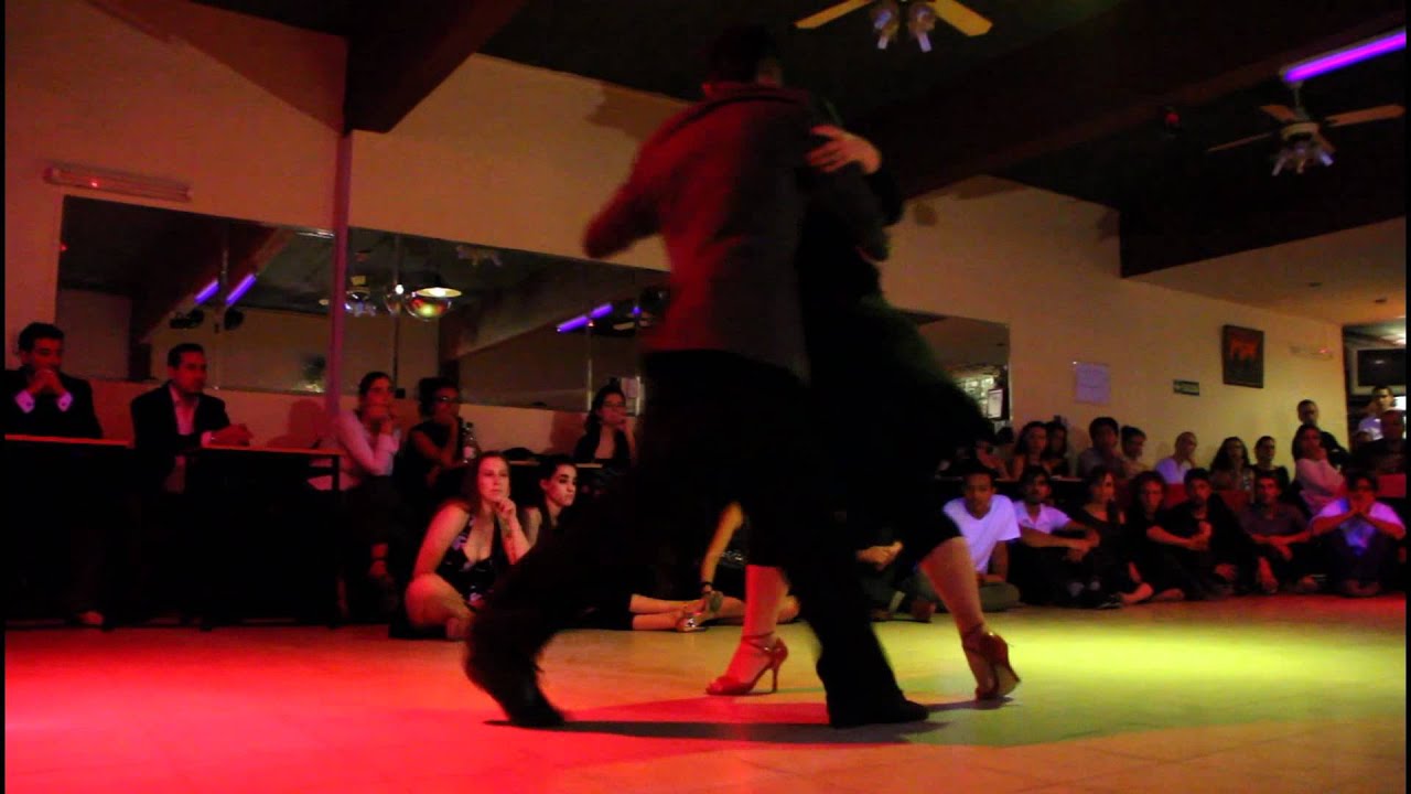 AYELEN QUIROGA Y JULIAN VILARDO (MILONGA 10) 01