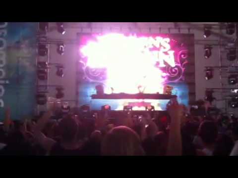 adrian luxe @ beyond wonderland 2011