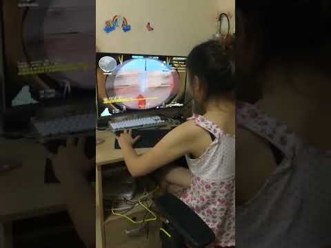 CF : girls play game - Quick Scope #shorts