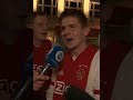 Uitzinnige vreugde bij Ajax-fans: 'Wat een chaos!' | #Shorts