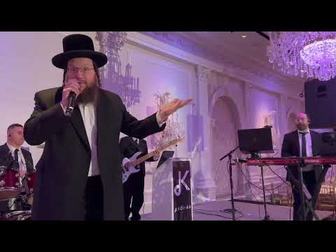 Shloime Daskal and Krohma Band's Live Performance of 'Hesech Hadas' at a Wedding