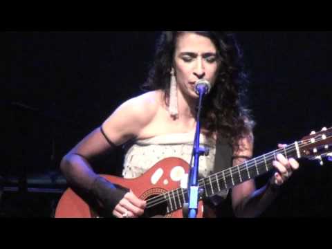 De mais ninguém - Live in Barcelona (10/22) のサムネイル