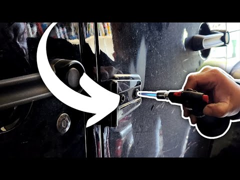 Jeep Door Hinge Removal TRICK from the Pros