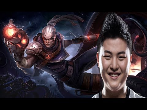 RNG Uzi as Lucian/Karma vs Xayah/Lulu bot S7