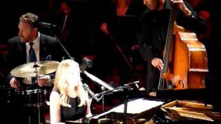 Diana Krall - Pick Yourself Up - Live