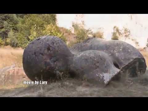 EARTH: Romania - Trovants Museum - Muzeul Trovantilor din Costesti